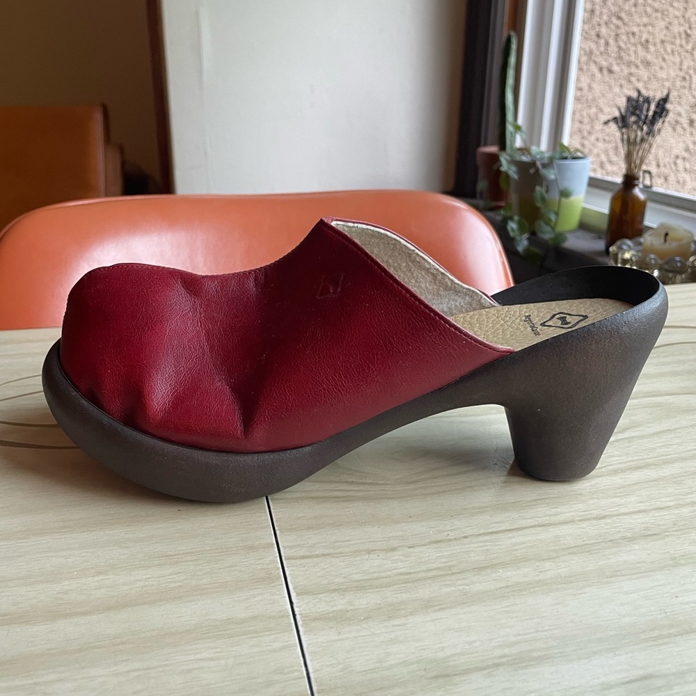 Regetta Canoe Red Slip Ons